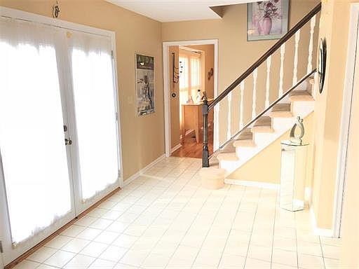 4th image of 2 Yorkville Way
