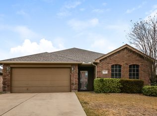 9216 Jason Dr, White Settlement, TX 76108