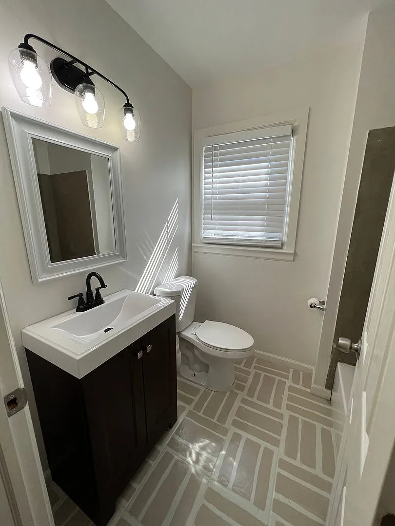 Coming Soon ! Charming Home !! — Photo 1