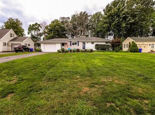 129 W Craig Hill Dr, Rochester, NY 14626