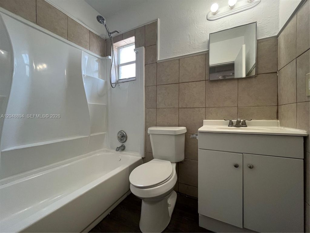 3024 NW 2nd St, photo 6