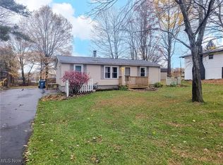 4345 Pembrook Rd, Youngstown, OH 44515