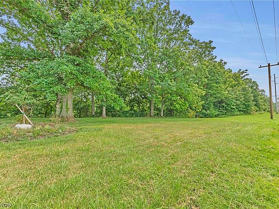 2nd image of 19971 Indian Hollow Rd