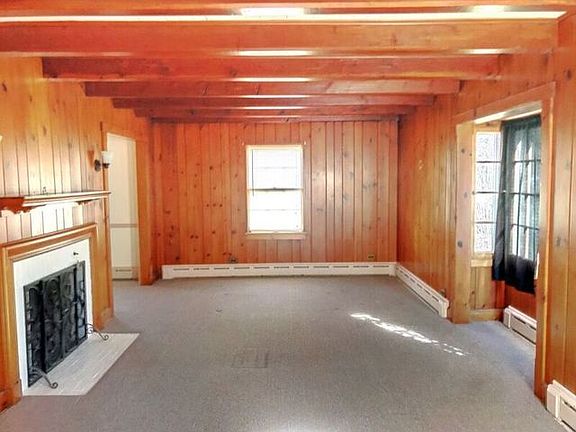 3rd image of 1342 N Ash St