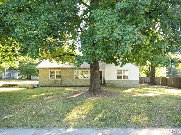 1912 N 17th St, Belleville, IL 62226