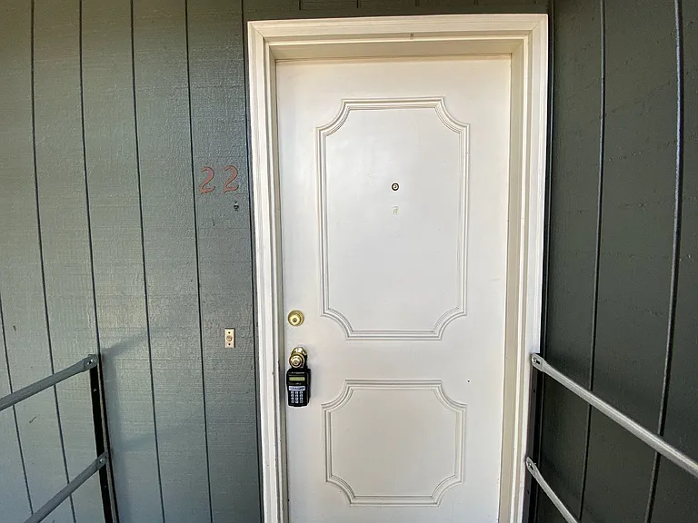 146 NE Atkinson Ct #22 — Photo 11