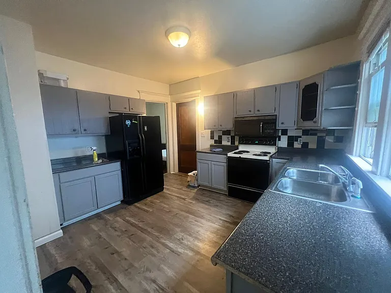 441 Columbus Ave #1 — Photo 4