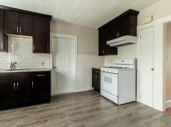 4th image of 49 Ivy St Unit 2