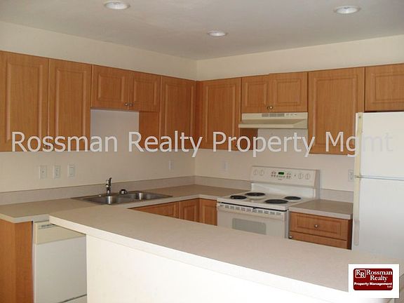 5th image of 443 Linden Ave S