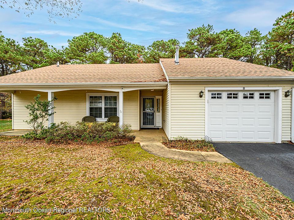 1st image of 8 Abbey Ct