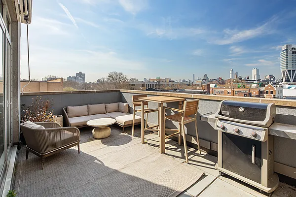 Sold by Compass | media 2