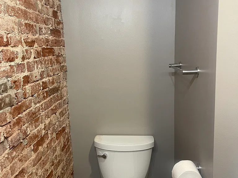 29 E Stevens St #A — Photo 8