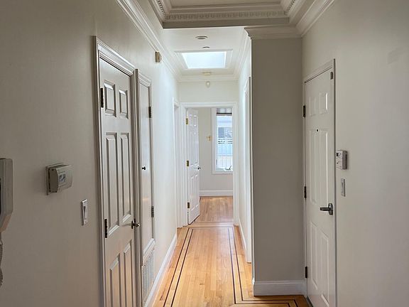 4th image of 979 Greenwich St