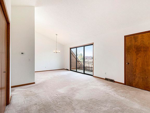 3rd image of 6701 Boca Vista Dr NE