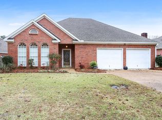 585 Spring Lake Dr, Pearl, MS 39208