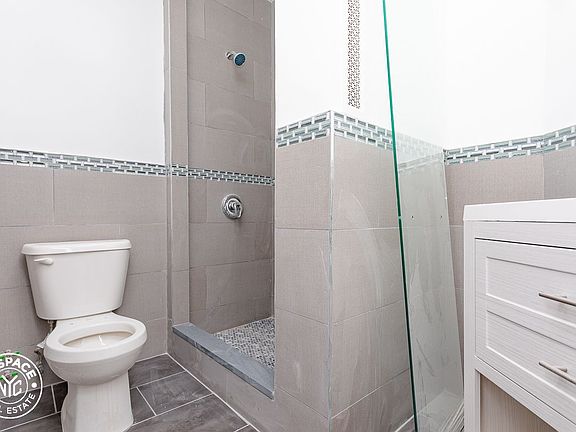 5th image of 390 Vernon Ave #1CXX