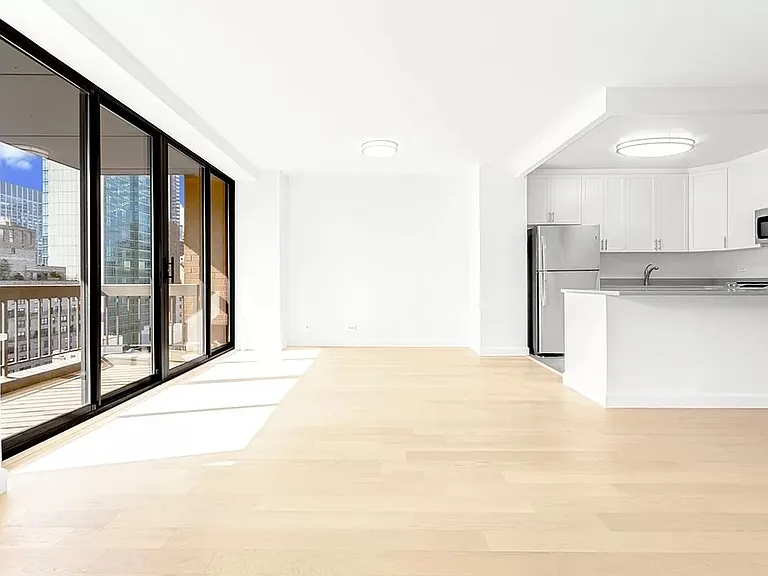 245 E 58th St #26-C — Photo 1