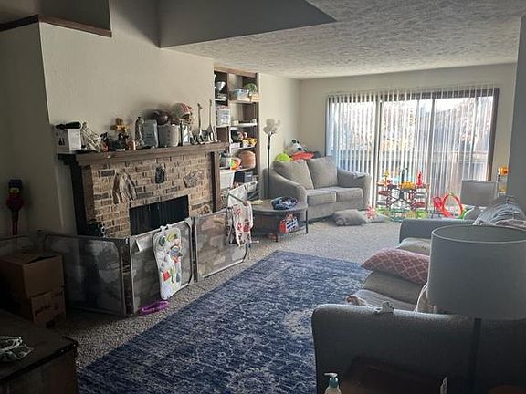4th image of 903 W Martin Dr