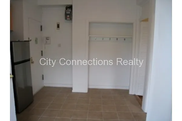 Rented by City Connections Realty | media 35