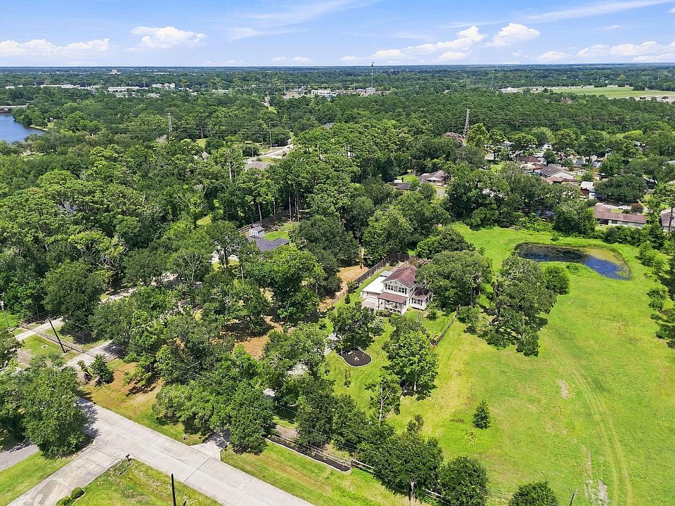 2nd image of 5 Palm Dr