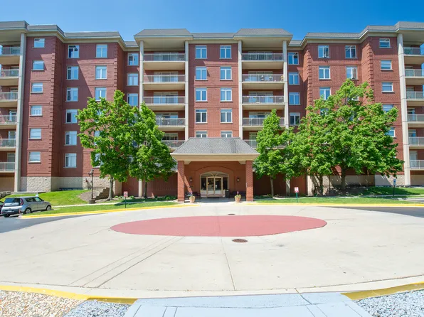 8400 Callie Ave Unit 206, Morton Grove, IL 60053