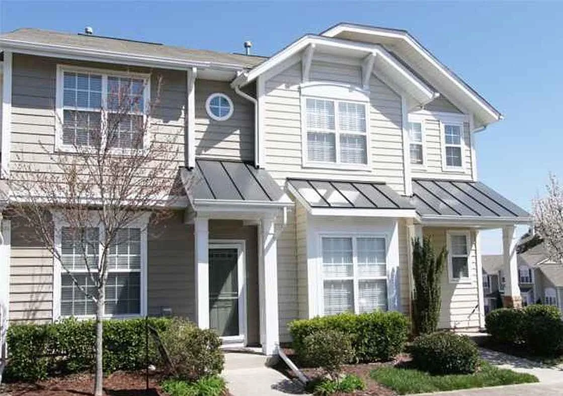 2 bed, 2.5 bath, 1120 sqft, $1,650 — Photo 1