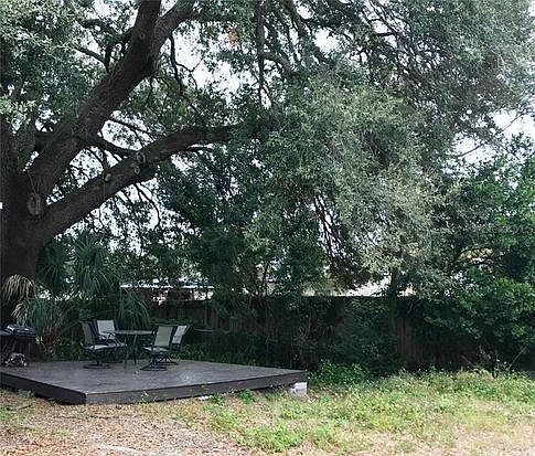 5th image of 2612 E Poinsettia Ave