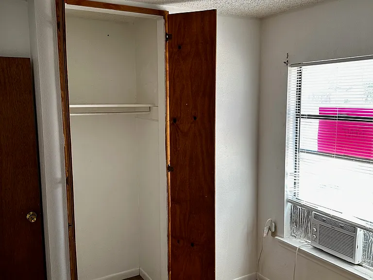 702 Avenue F — Photo 11