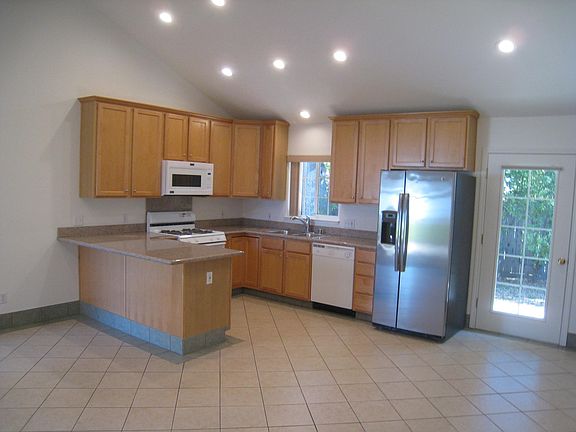 5th image of 2103 Jefferson Ave