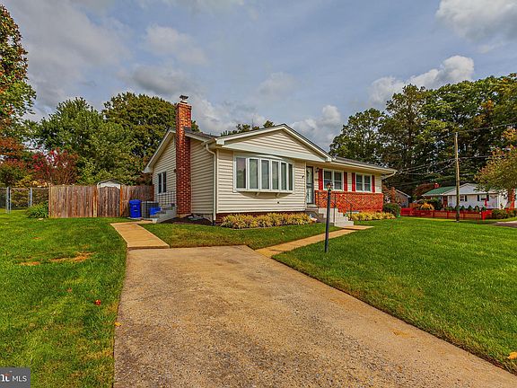 3rd image of 13918 Bauer Ct