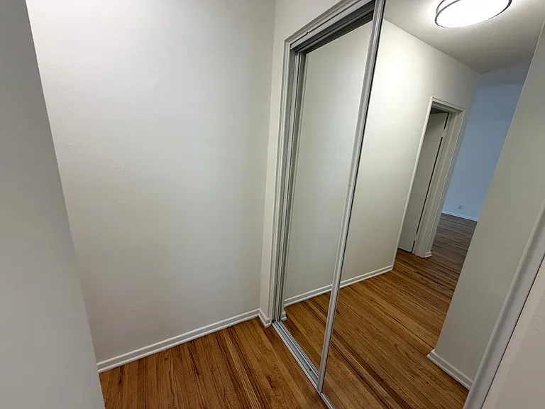 255 S Oakland Avenue — Photo 7