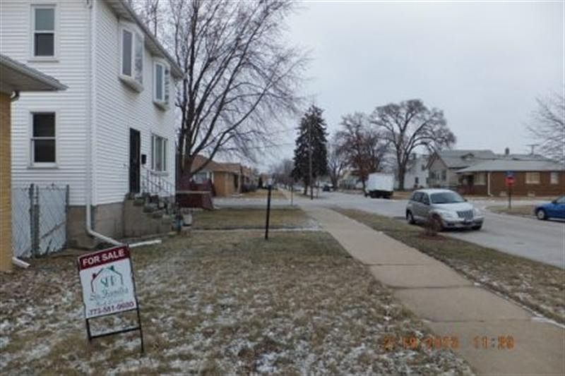 2nd image of 532 Greenbay Ave