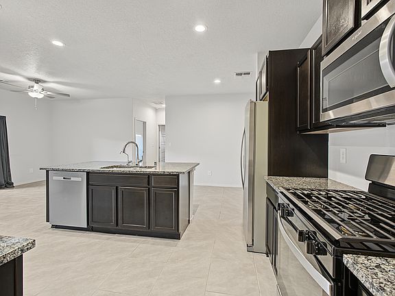 5th image of 1808 Villa Contesa Loop