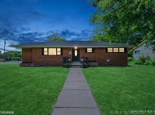 906 S Arthur Ave, Wagoner, OK 74467