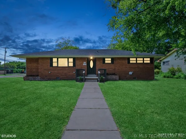 906 S Arthur Ave, Wagoner, OK 74467