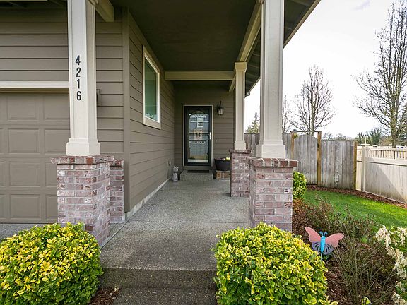 2nd image of 4216 SE Daffodil Pl