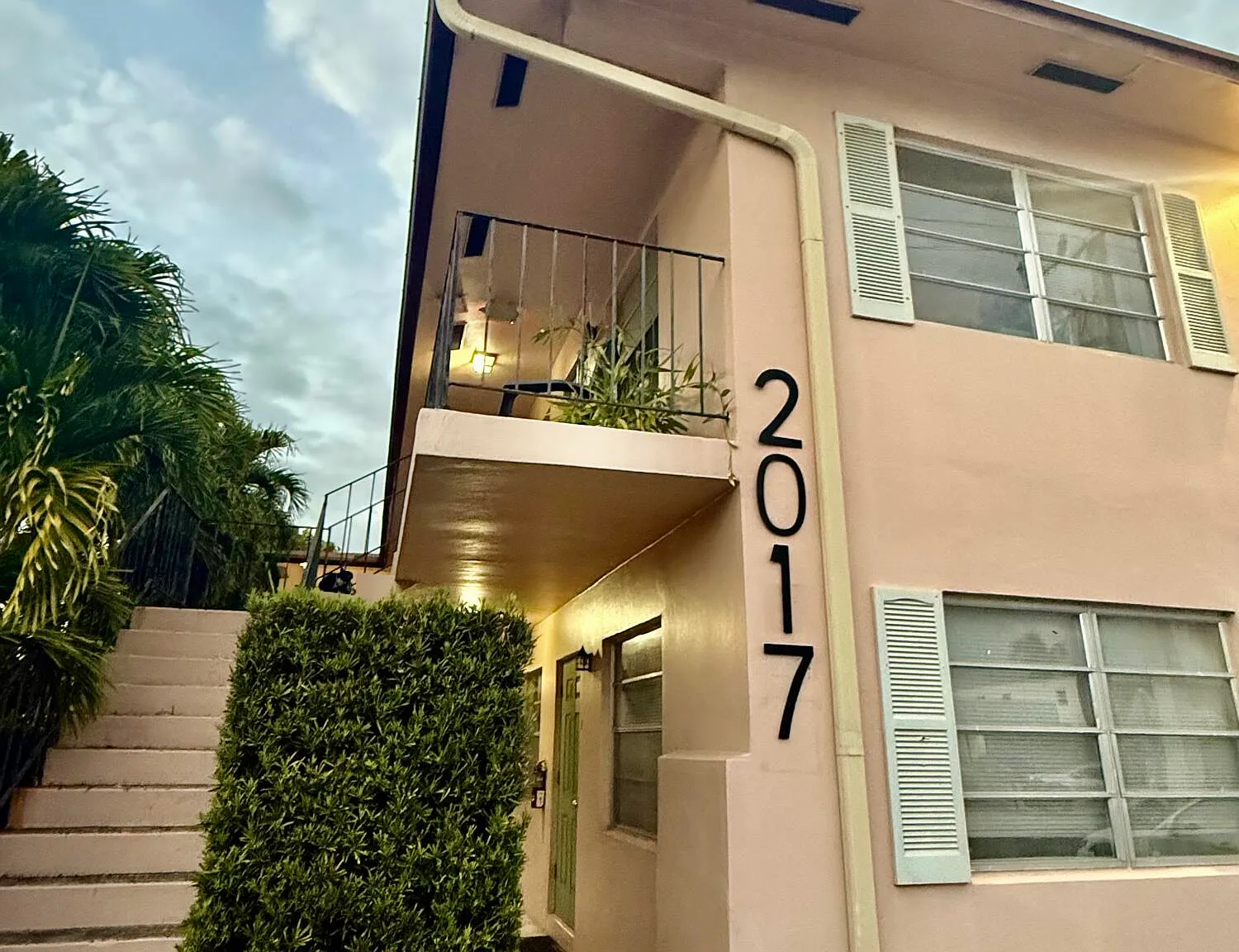 1 bed, 1.0 bath, 650 sqft, $1,600 — Photo 2