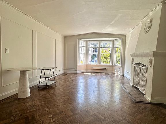 3rd image of 2230 Leavenworth St #2