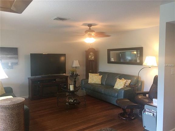 5th image of 208 Villa Dr #208