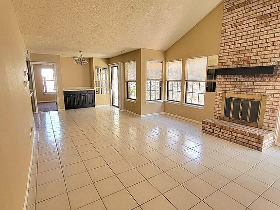 5th image of 6609 Amposta Dr