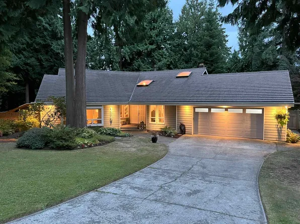 13247 17a Ave, Surrey, BC V4A 6R9