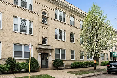 959 W Oakdale Ave #2E Photo 1