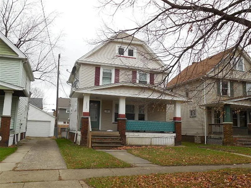 3452 W 127th St photo 1