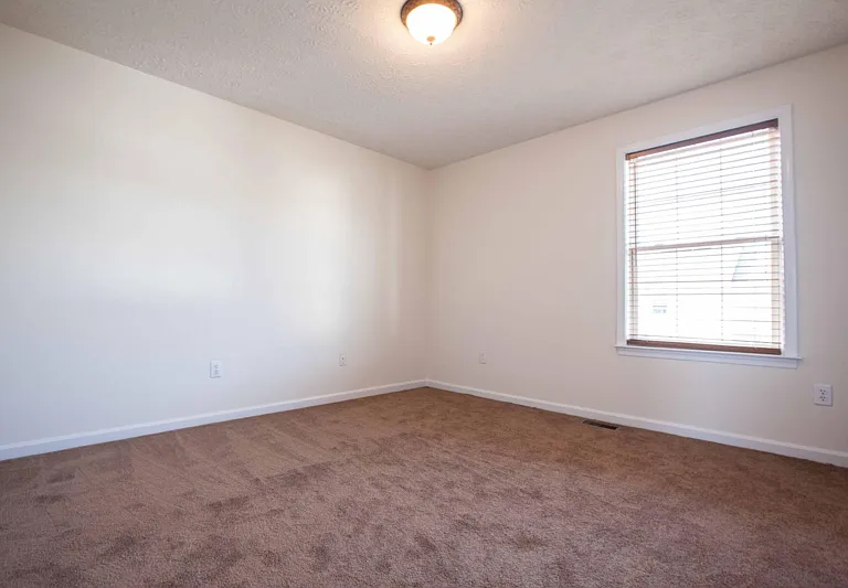 10502 Guilderland Ct — Photo 12