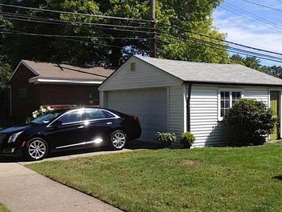 3rd image of 3872 Hillside Ct