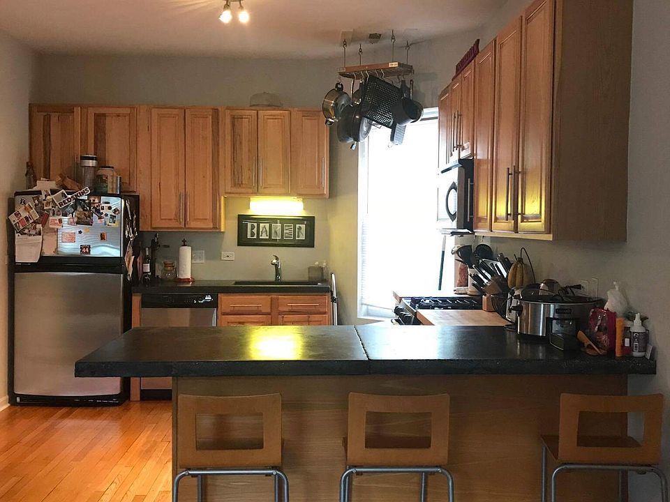 Kitchen concrete countertop