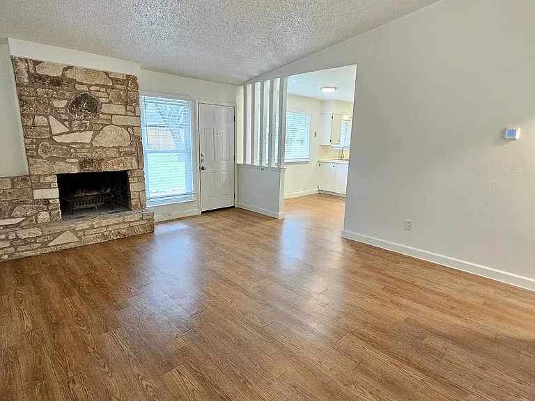 8005 Creekmere Ln — Photo 3