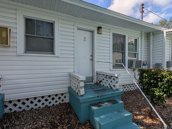 2nd image of 810 11th St N APT 2