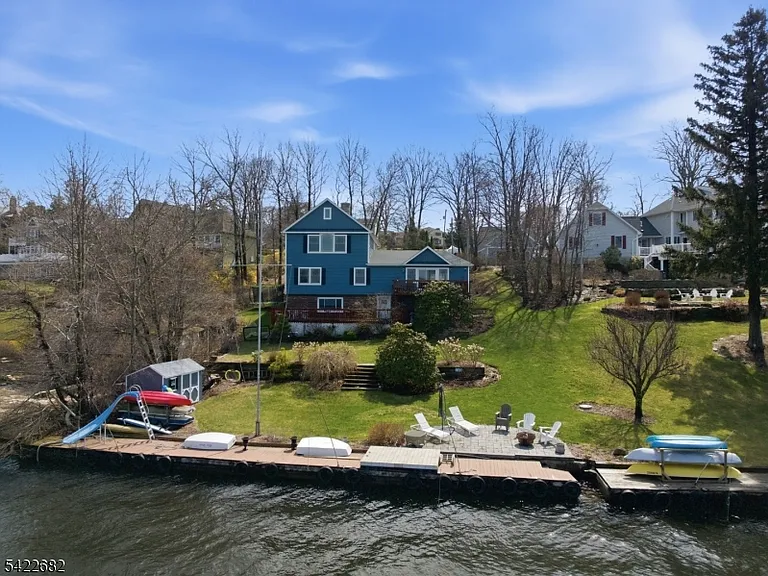 23 Edgemere Ave — Photo 44