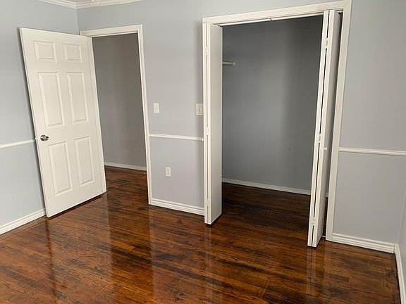 3rd image of 2403 W Washington Ave